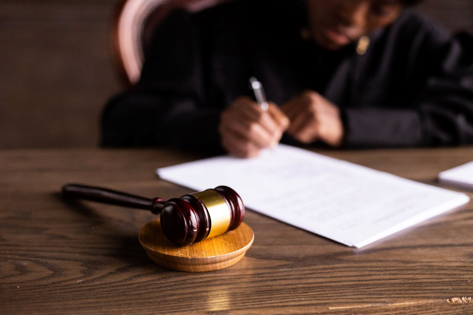 criminal defenses: justifications, excuses, and necessity