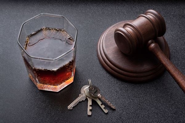 protecting your rights when facing misdemeanor dui allegations, alcholic drink keys gavel